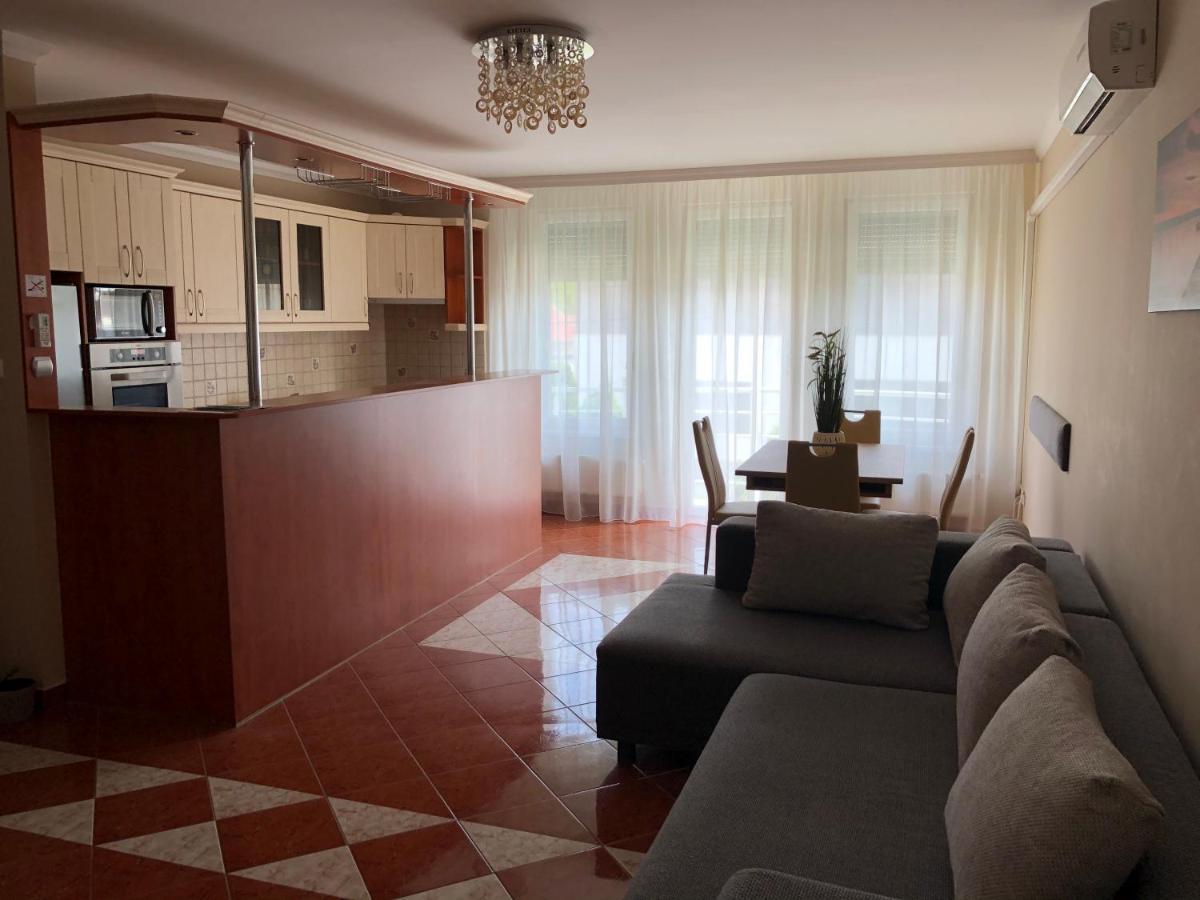 Alina Apartmanok Hajduszoboszlo Bagian luar foto