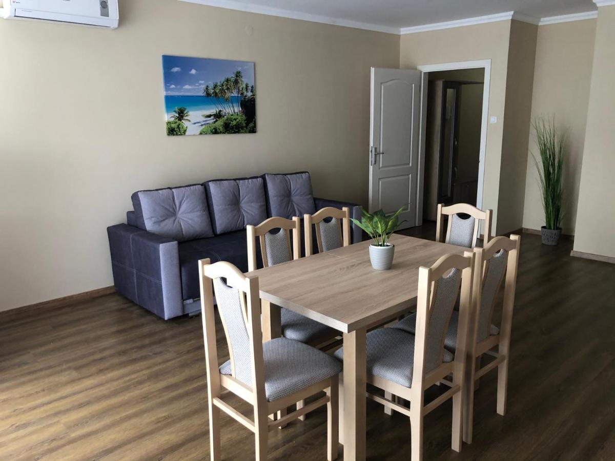 Alina Apartmanok Hajduszoboszlo Bagian luar foto
