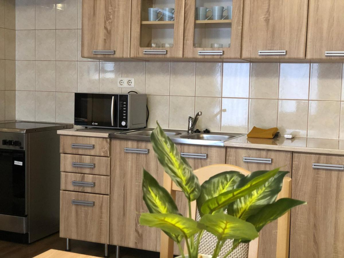 Alina Apartmanok Hajduszoboszlo Bagian luar foto