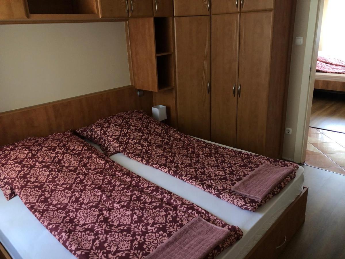Alina Apartmanok Hajduszoboszlo Bagian luar foto