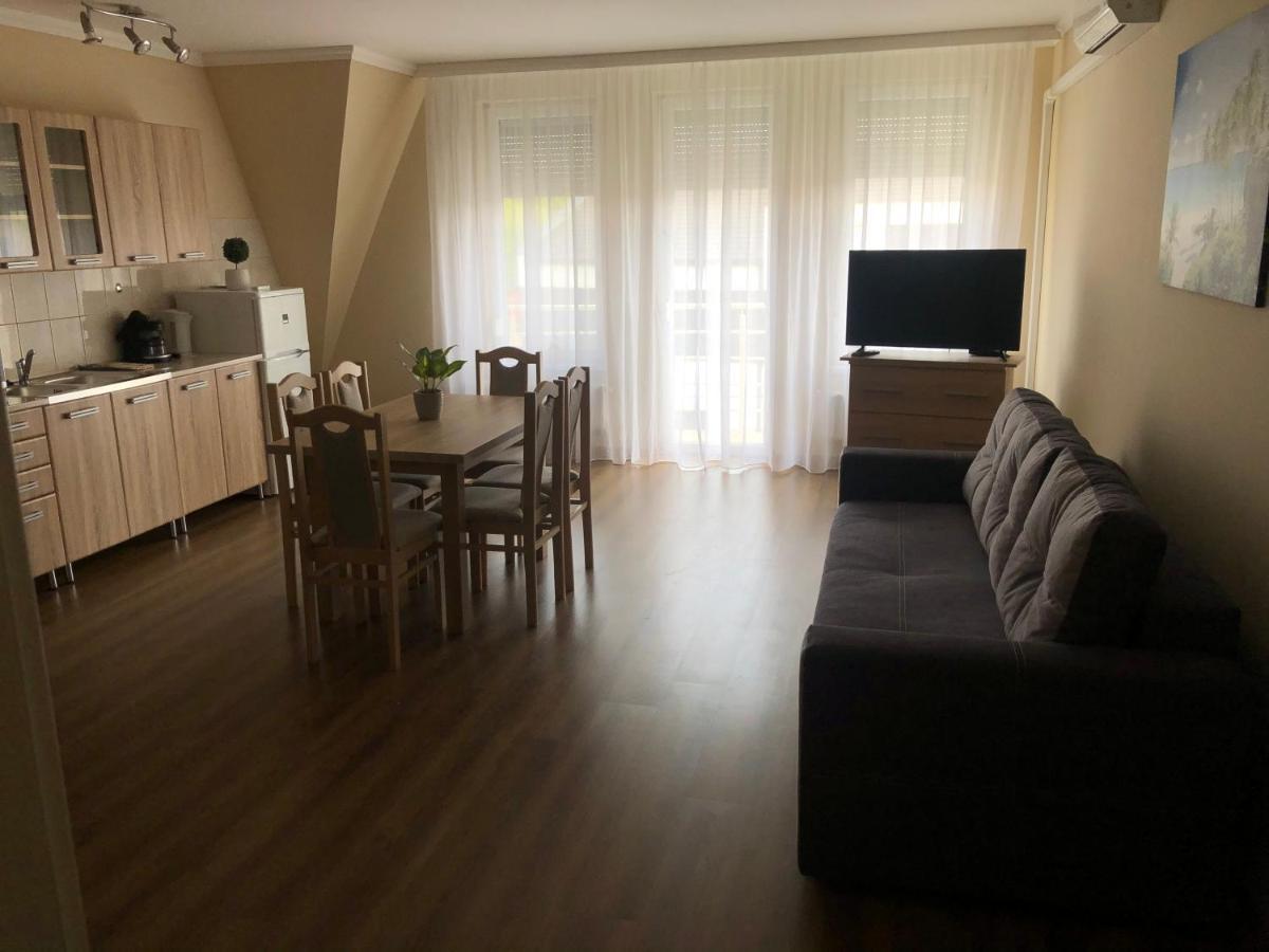 Alina Apartmanok Hajduszoboszlo Bagian luar foto