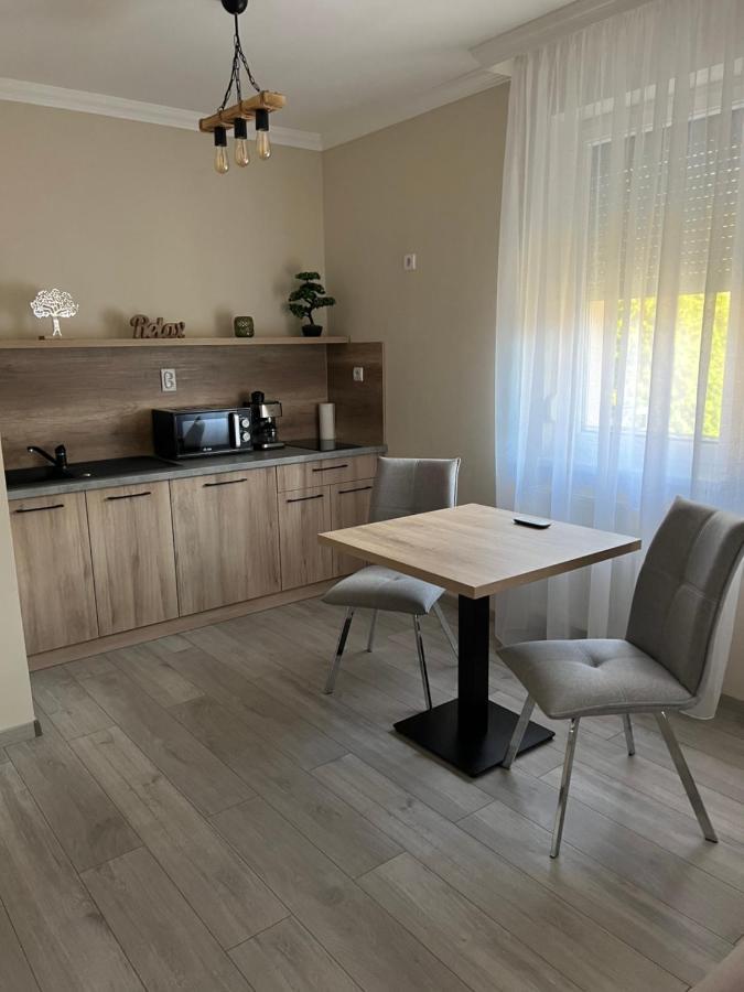 Alina Apartmanok Hajduszoboszlo Bagian luar foto