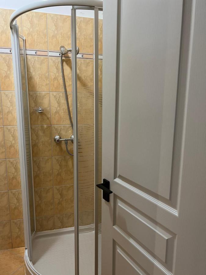 Alina Apartmanok Hajduszoboszlo Bagian luar foto